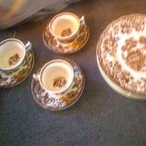 Tonquin Royal Staffordshire Cliff Plates/coffee